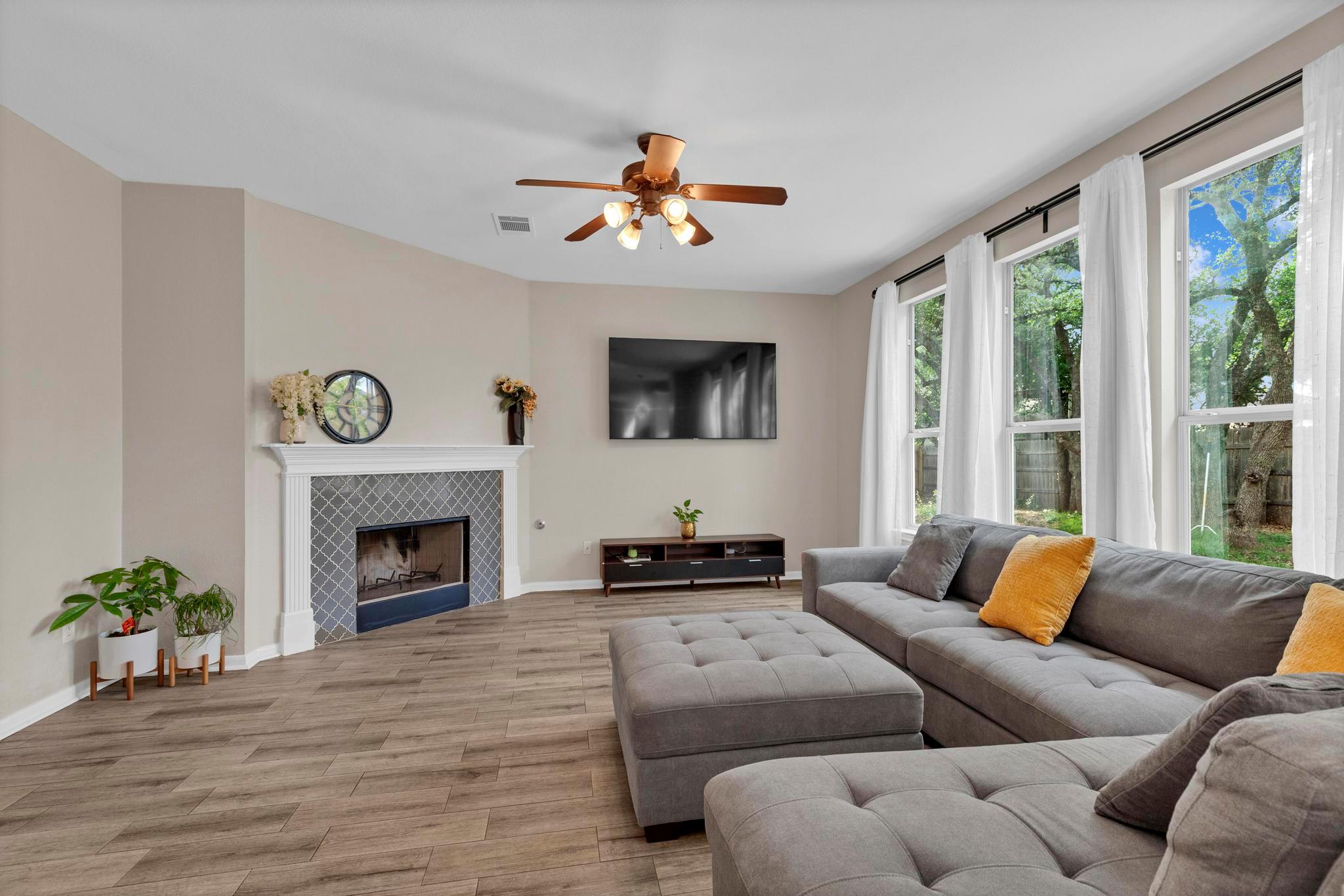 1205 Yountville Dr Property Photo 1