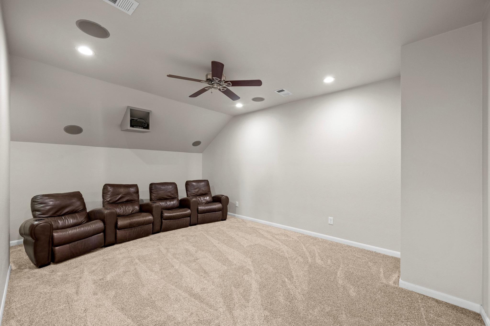 1301 Horseback Holw Property Photo 26