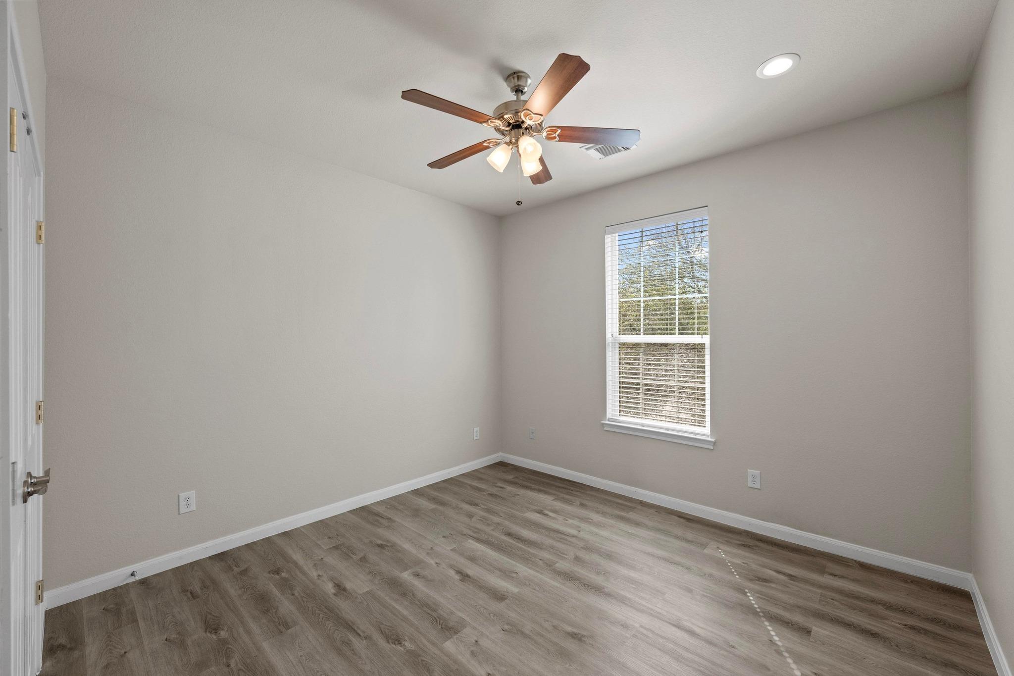 1301 Horseback Holw Property Photo 30