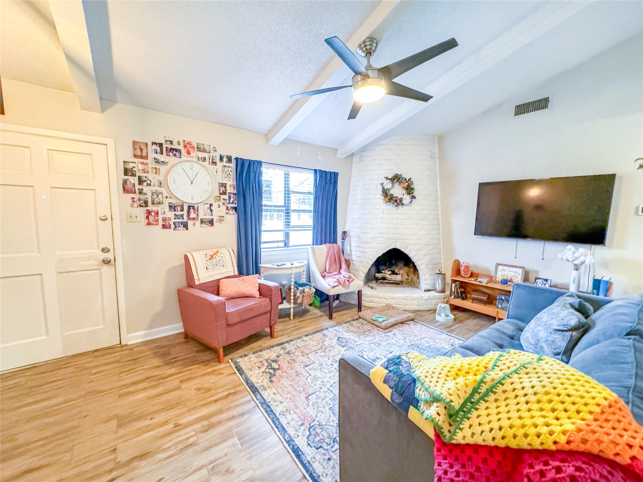 601 E Covington Dr #a & B Property Photo 8