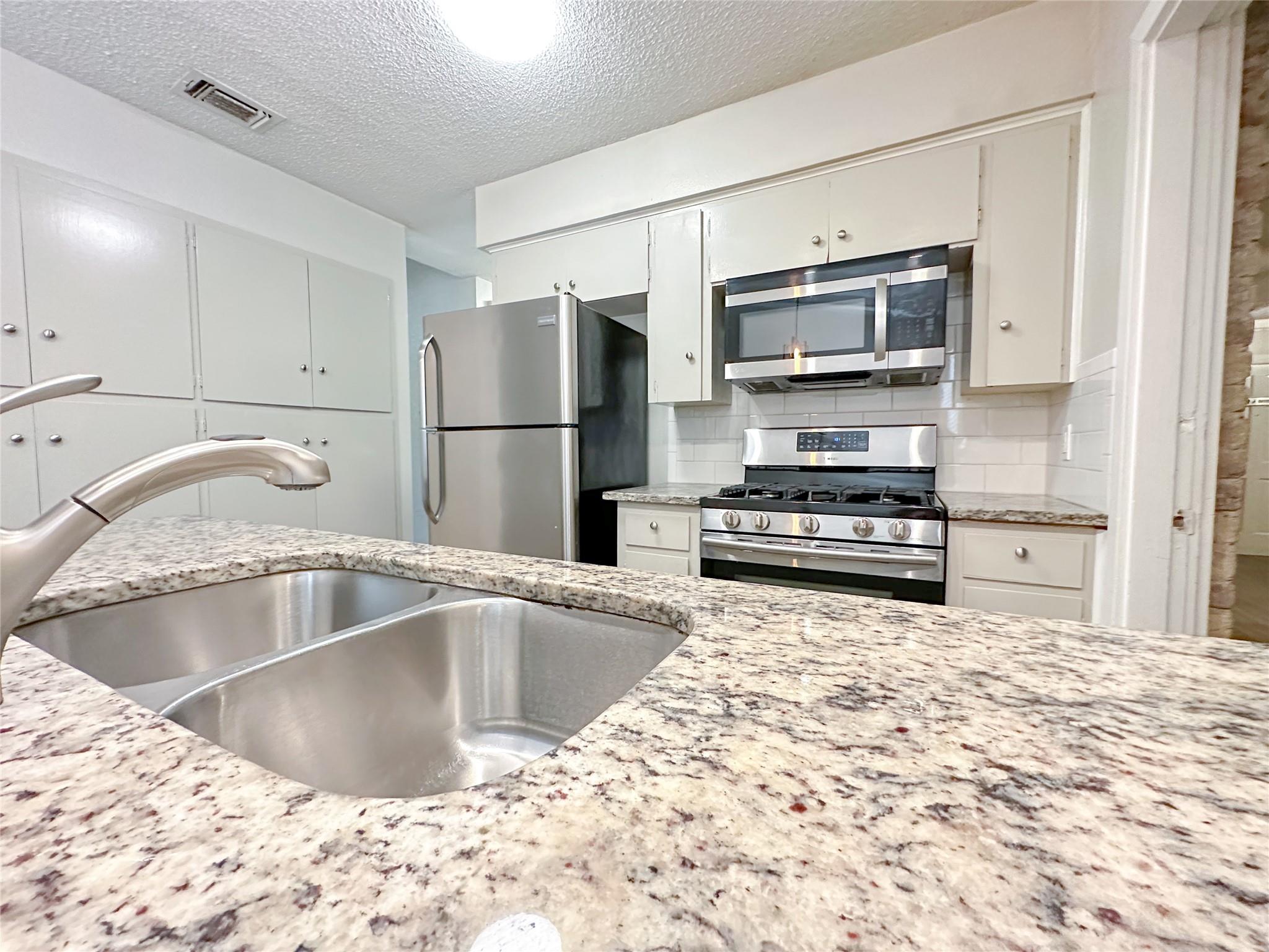 601 E Covington Dr #a & B Property Photo 24