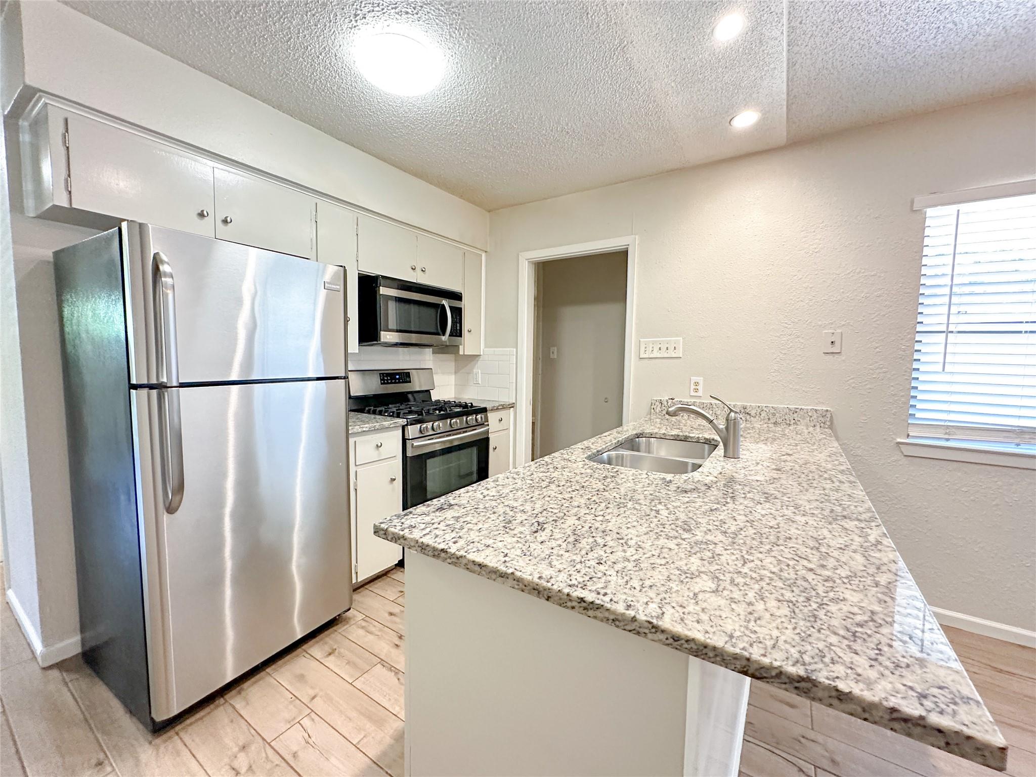 601 E Covington Dr #a & B Property Photo 25