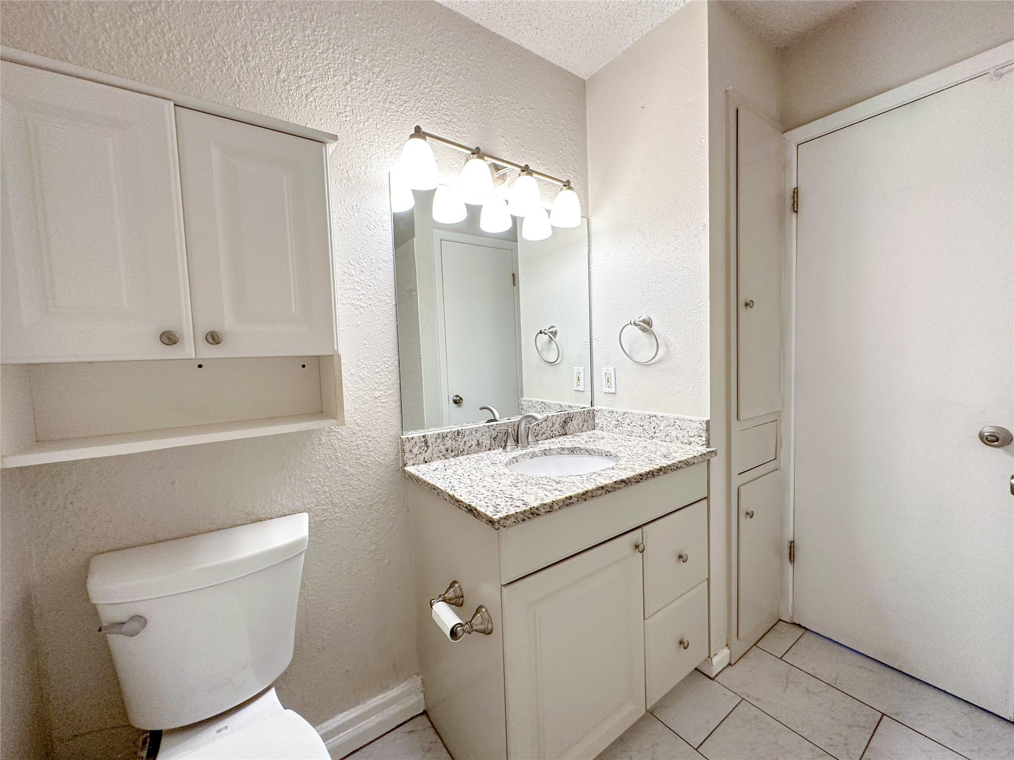 601 E Covington Dr #a & B Property Photo 34