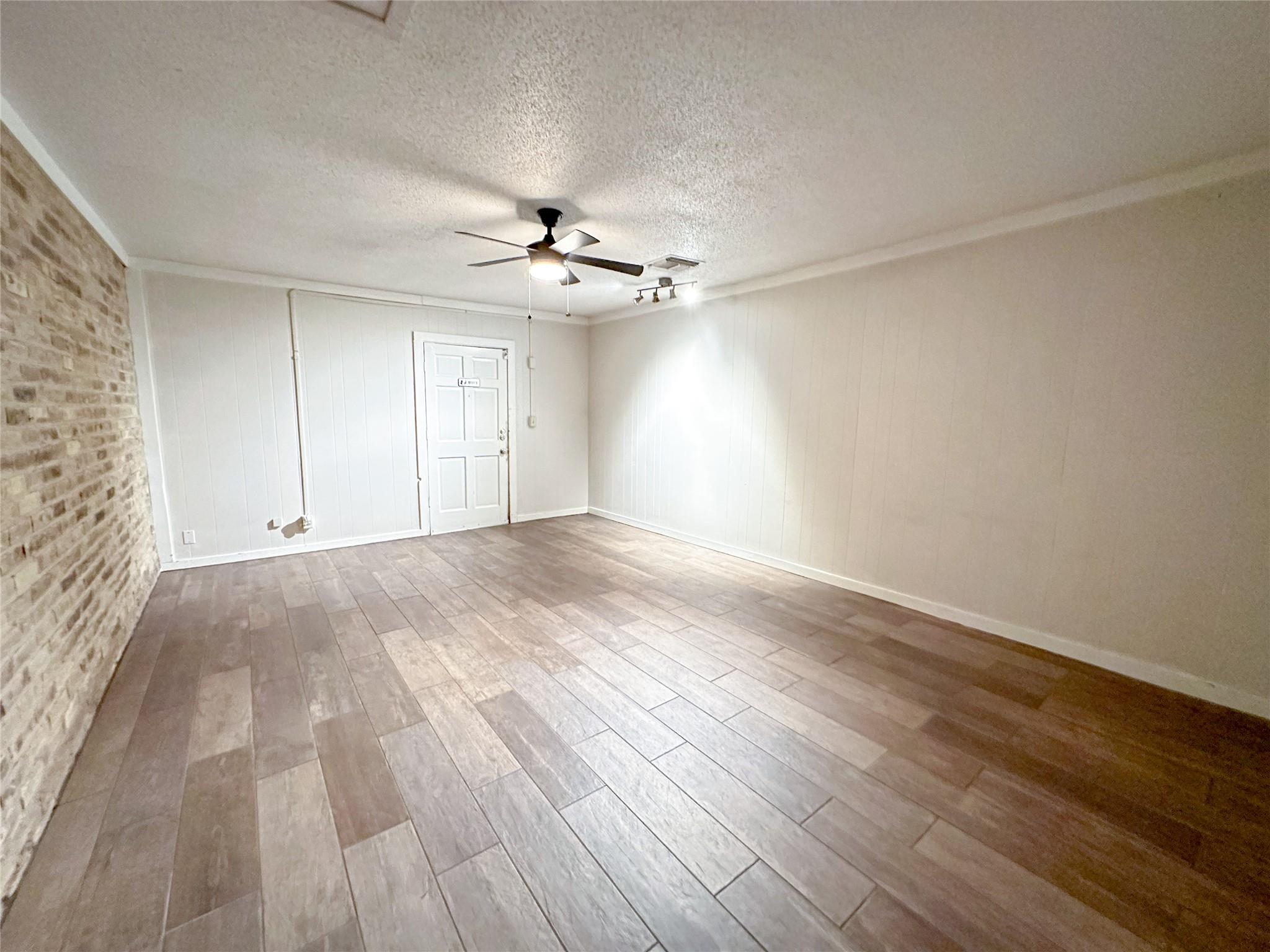 601 E Covington Dr #a & B Property Photo 36
