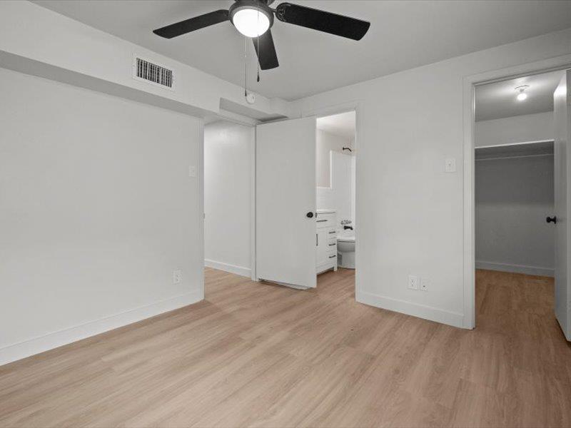 525 W Houston St #525 Property Photo 5