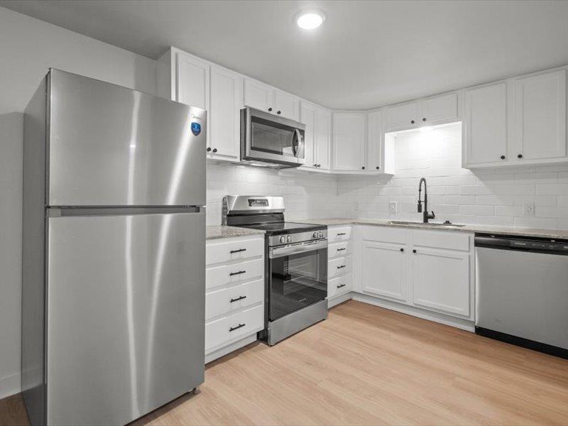 525 W Houston St #525 Property Photo 6