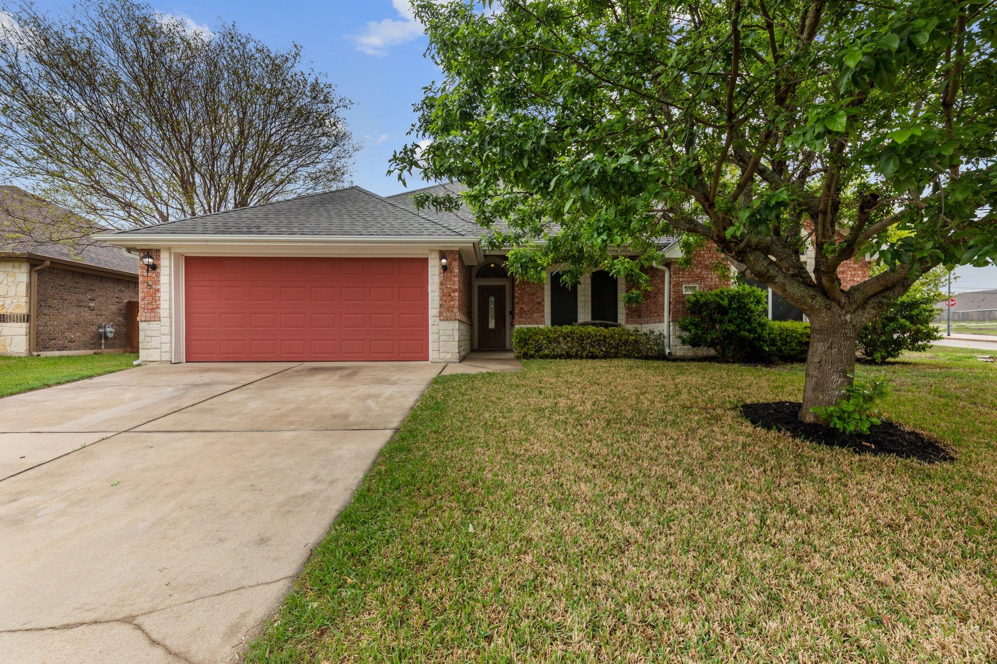 2016 Deer Field Way Property Photo