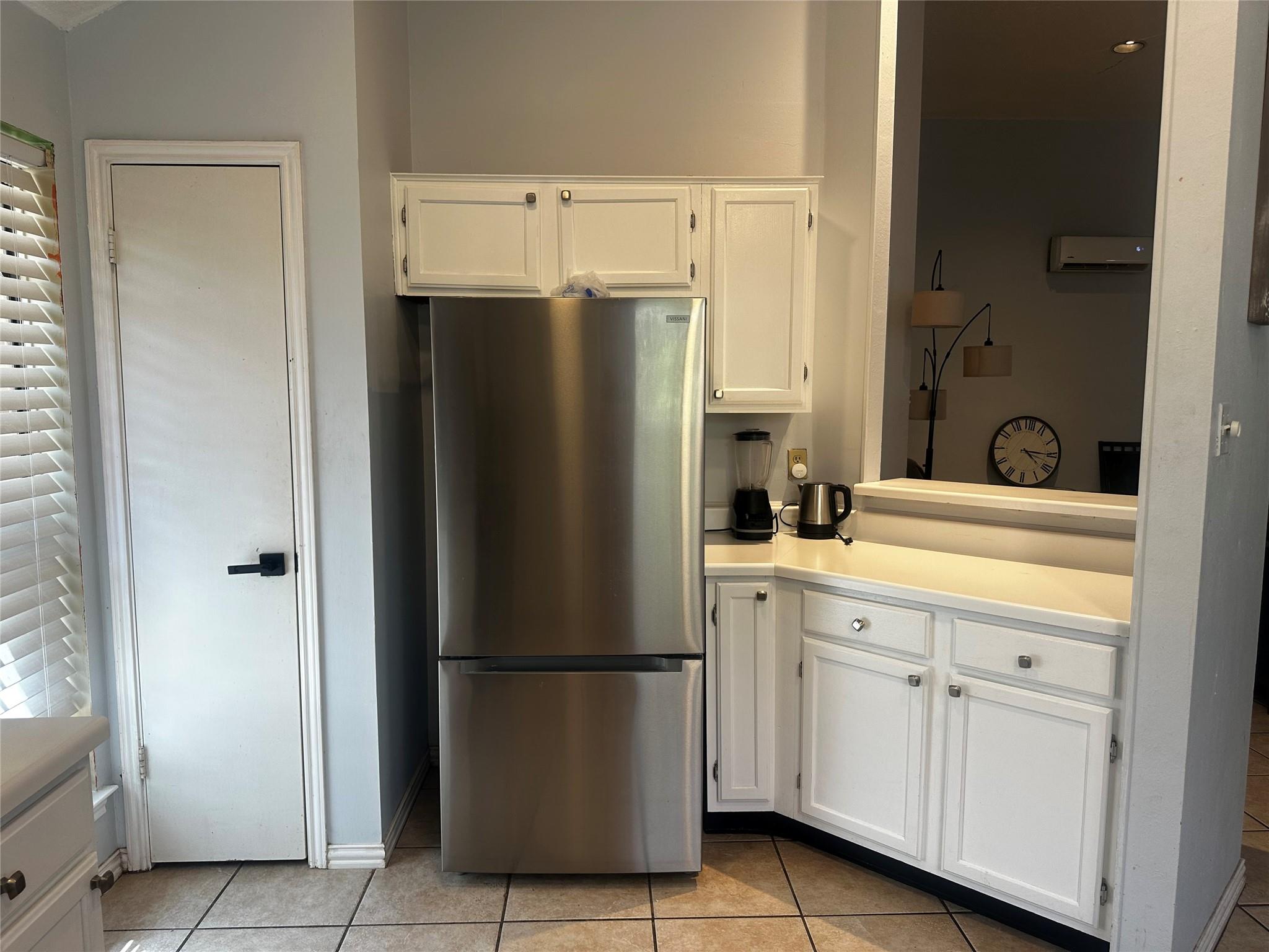 612 David Curry Dr Property Photo 3