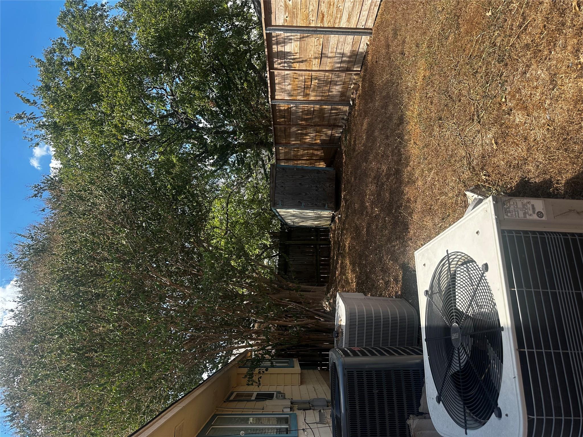 612 David Curry Dr Property Photo 17