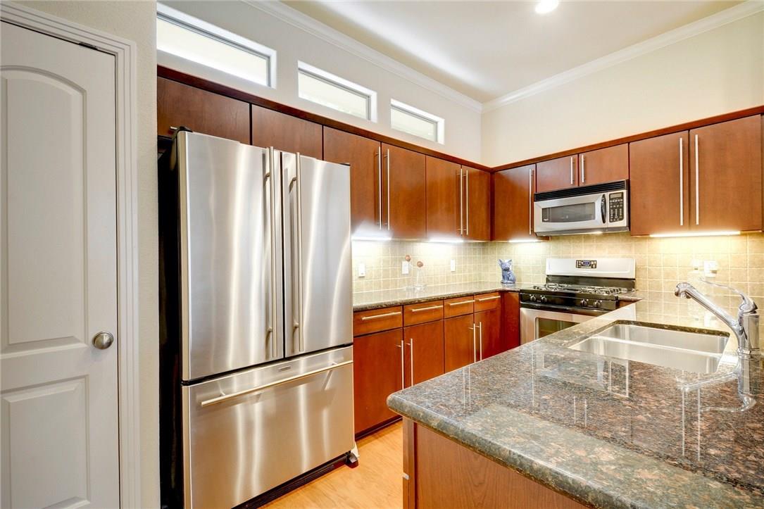 1115 Kinney Ave 13 Property Photo 3