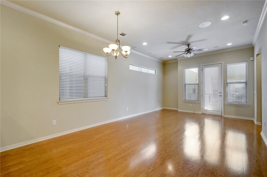 1115 Kinney Ave 13 Property Photo 7