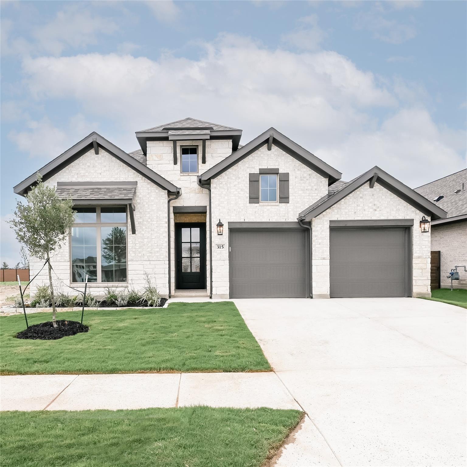 315 Foxfire Cv Property Photo 1