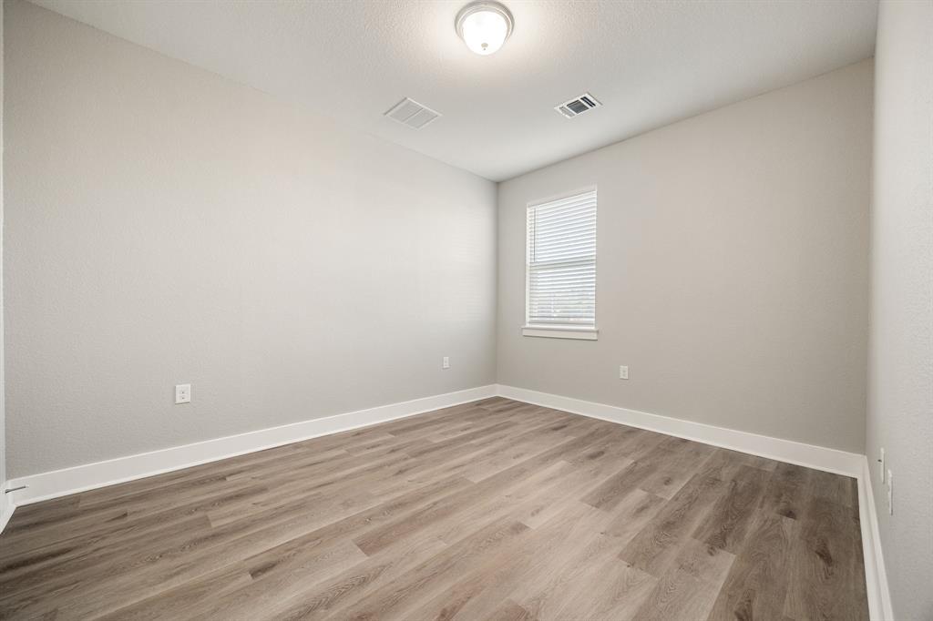 1501 Roseburg Dr Property Photo 24