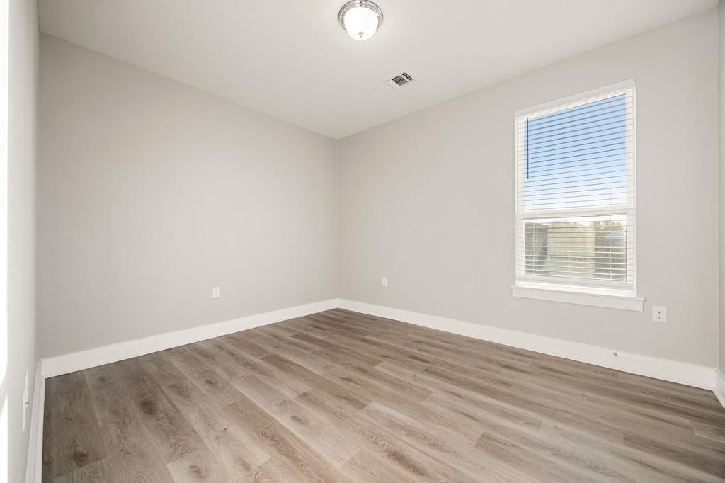 1501 Roseburg Dr Property Photo 25