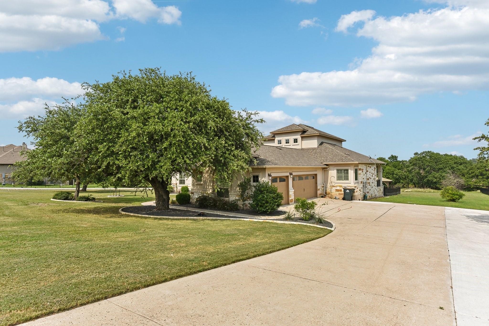 215 Questa Trl Property Photo 4