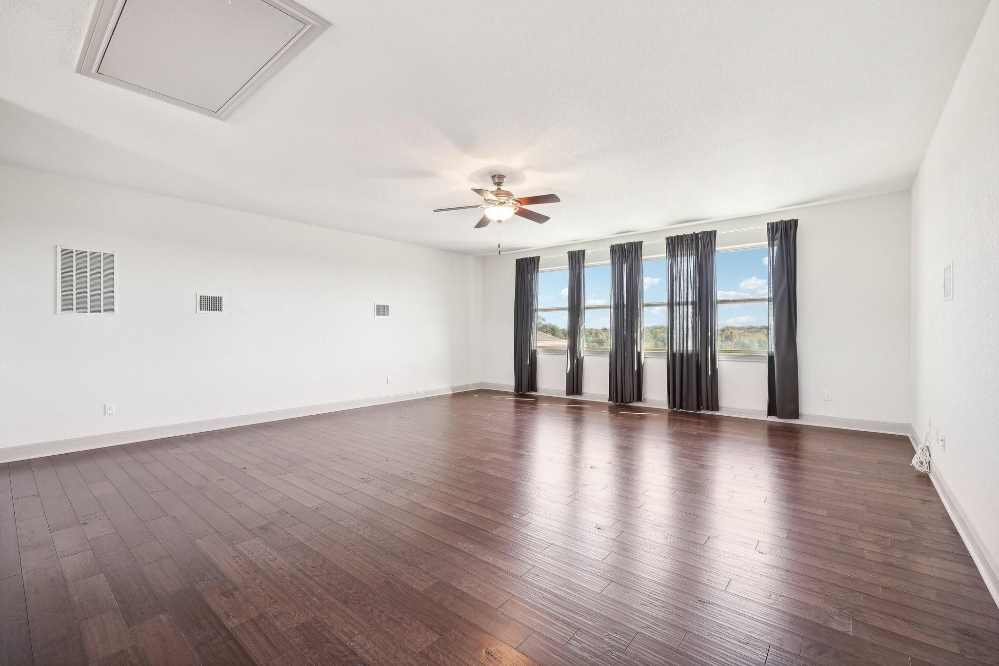 215 Questa Trl Property Photo 28