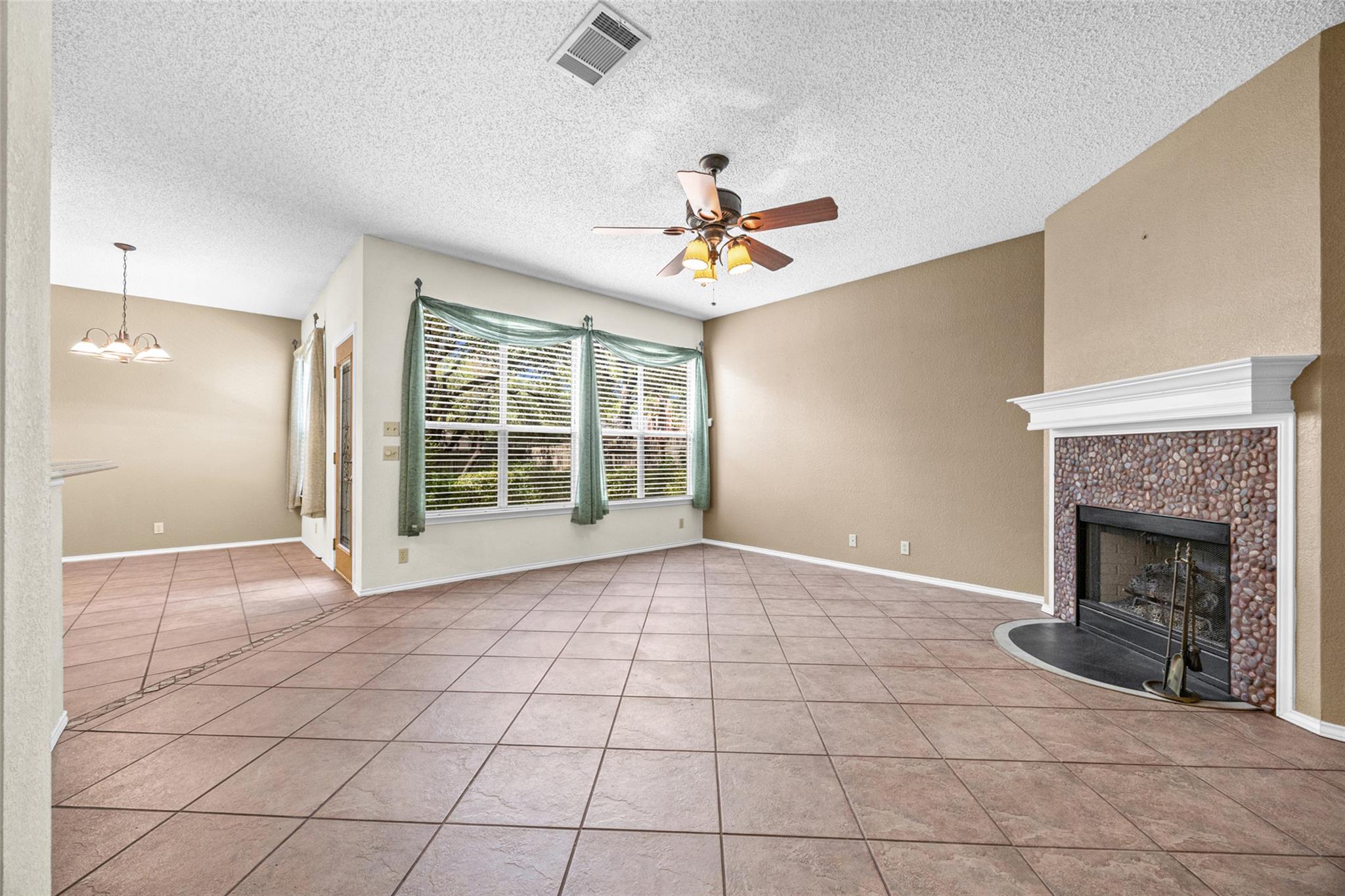 6661 Ruxton Ln Property Photo 6