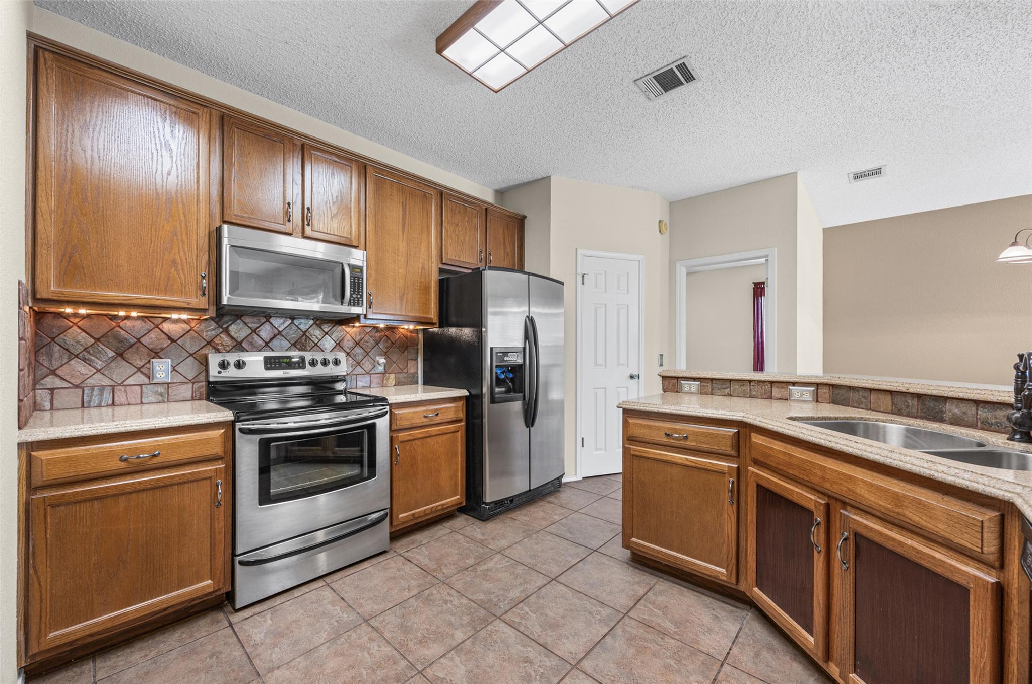6661 Ruxton Ln Property Photo 9