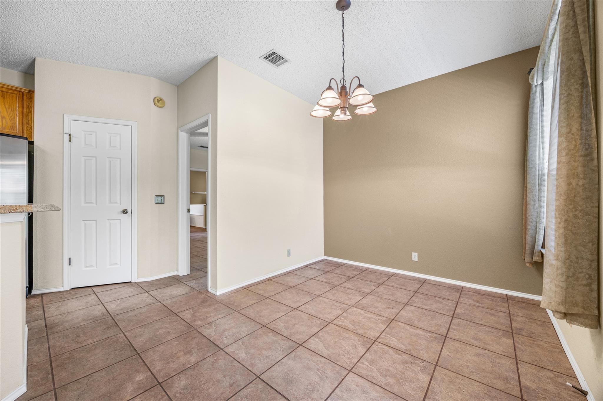 6661 Ruxton Ln Property Photo 10