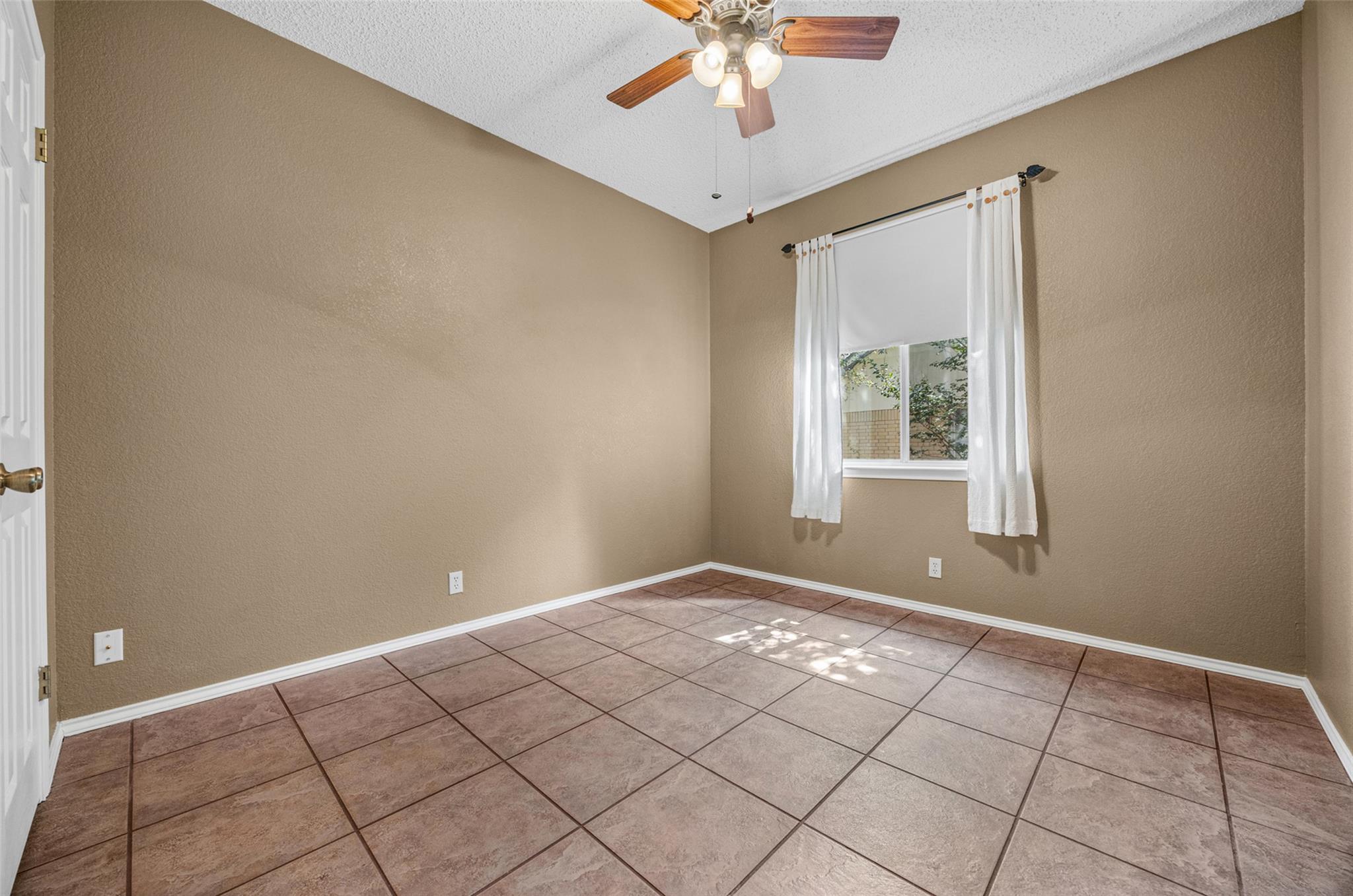 6661 Ruxton Ln Property Photo 17