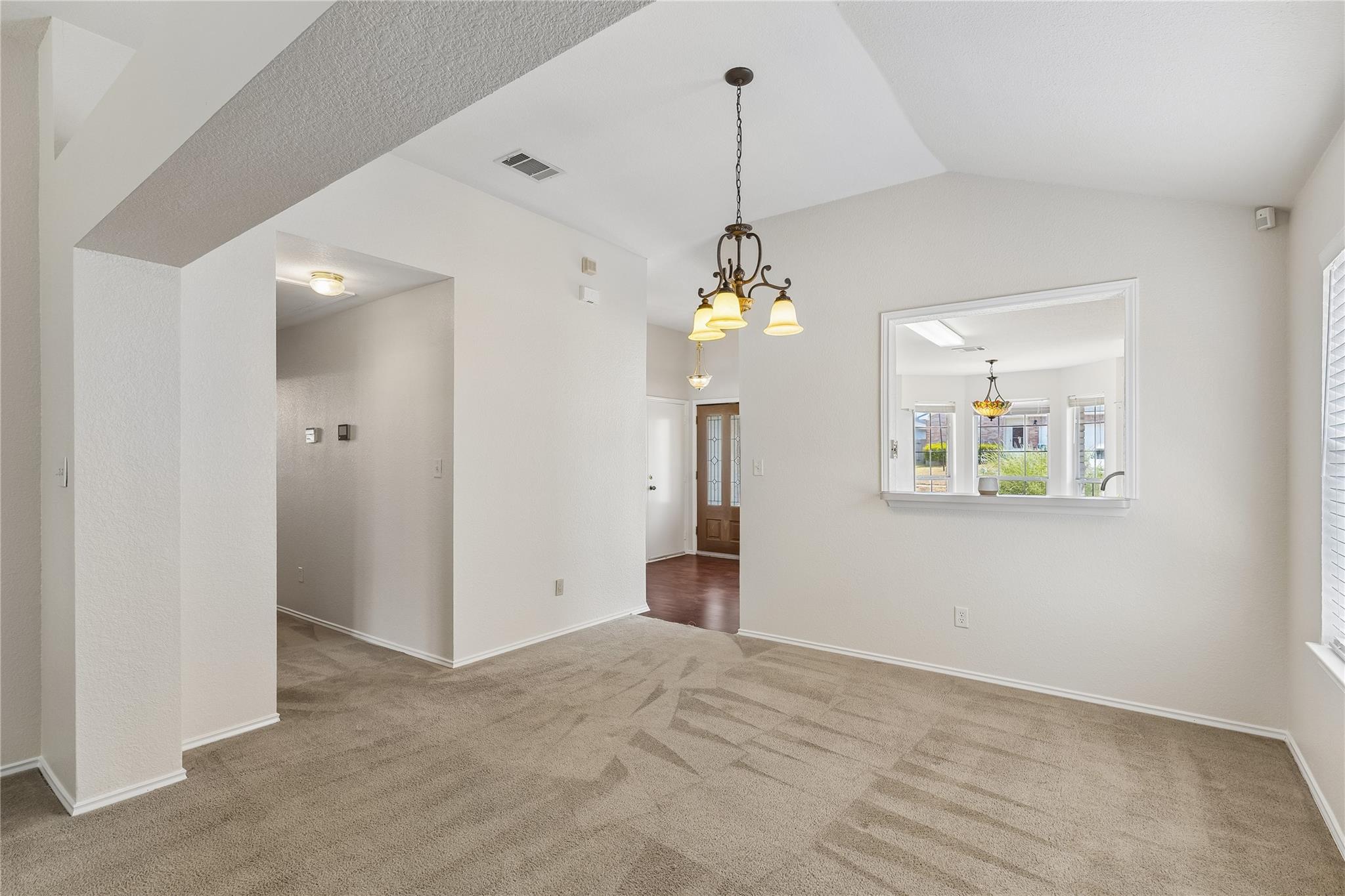 104 Cavalry Trl Property Photo 3