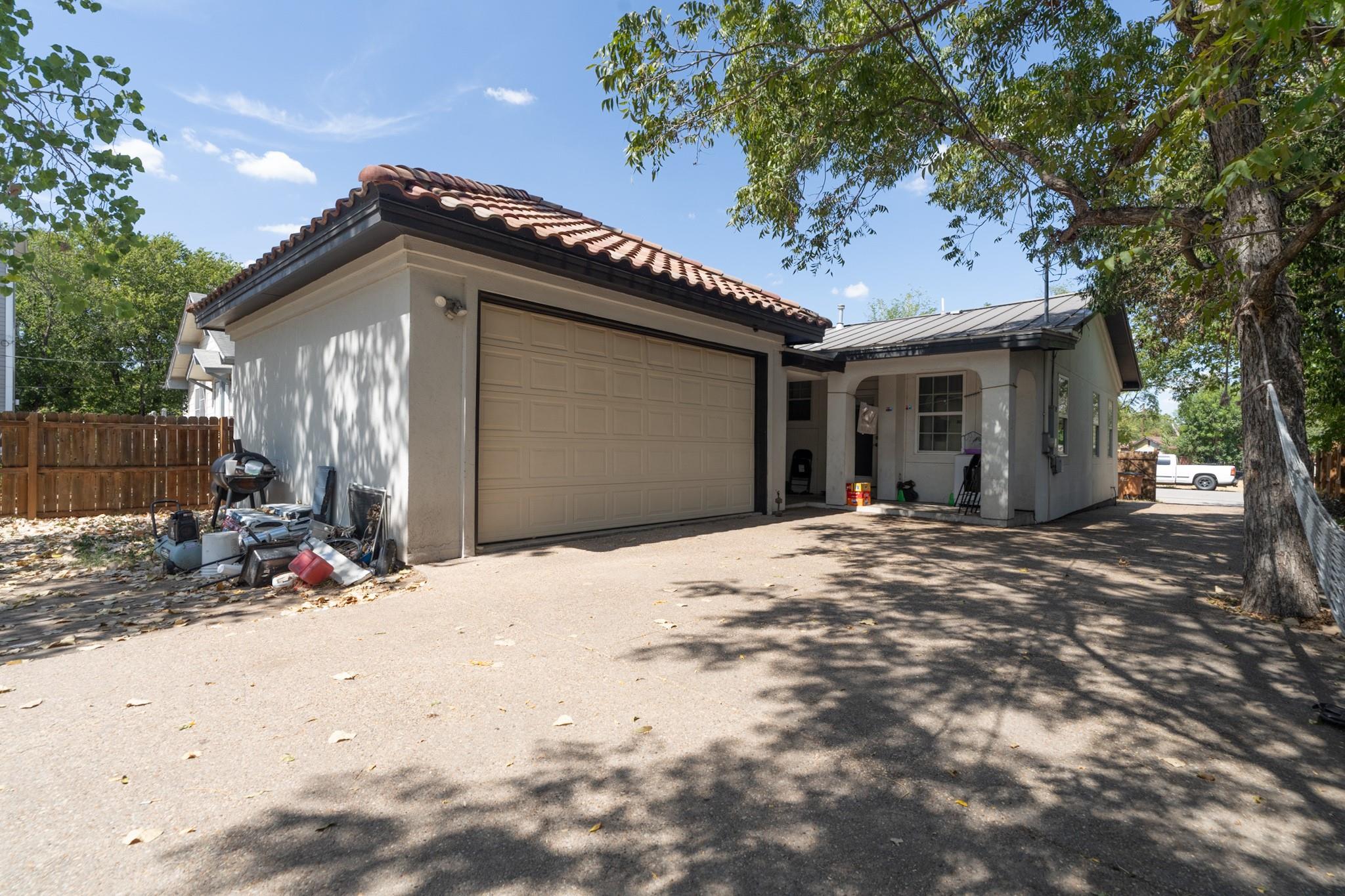 6707 Santos St Property Photo 1