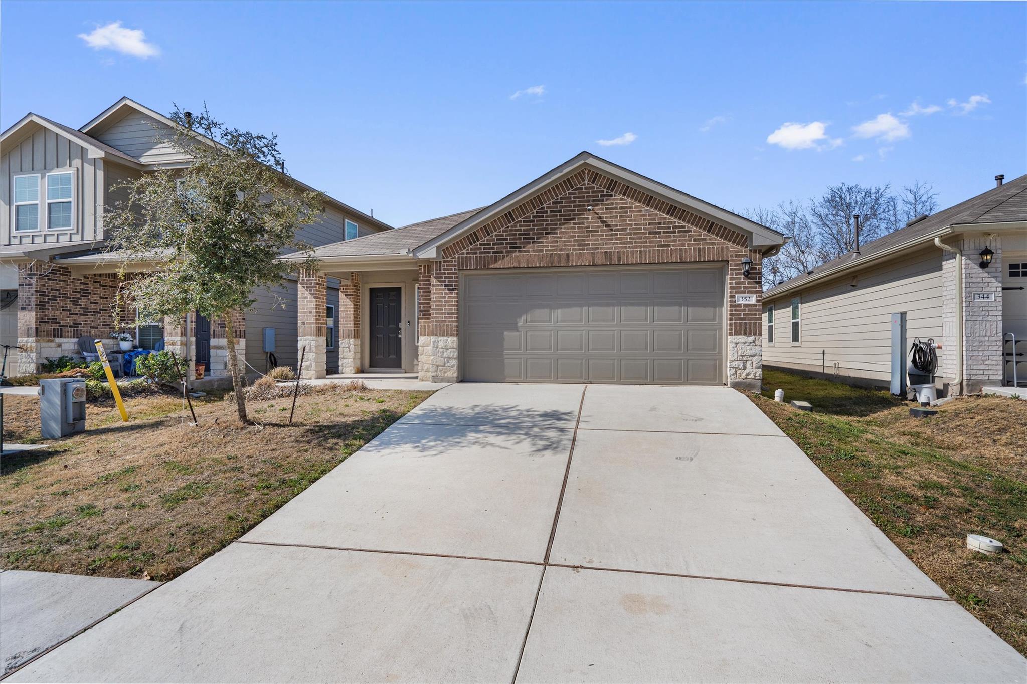 352 Sickle Loop Property Photo 4