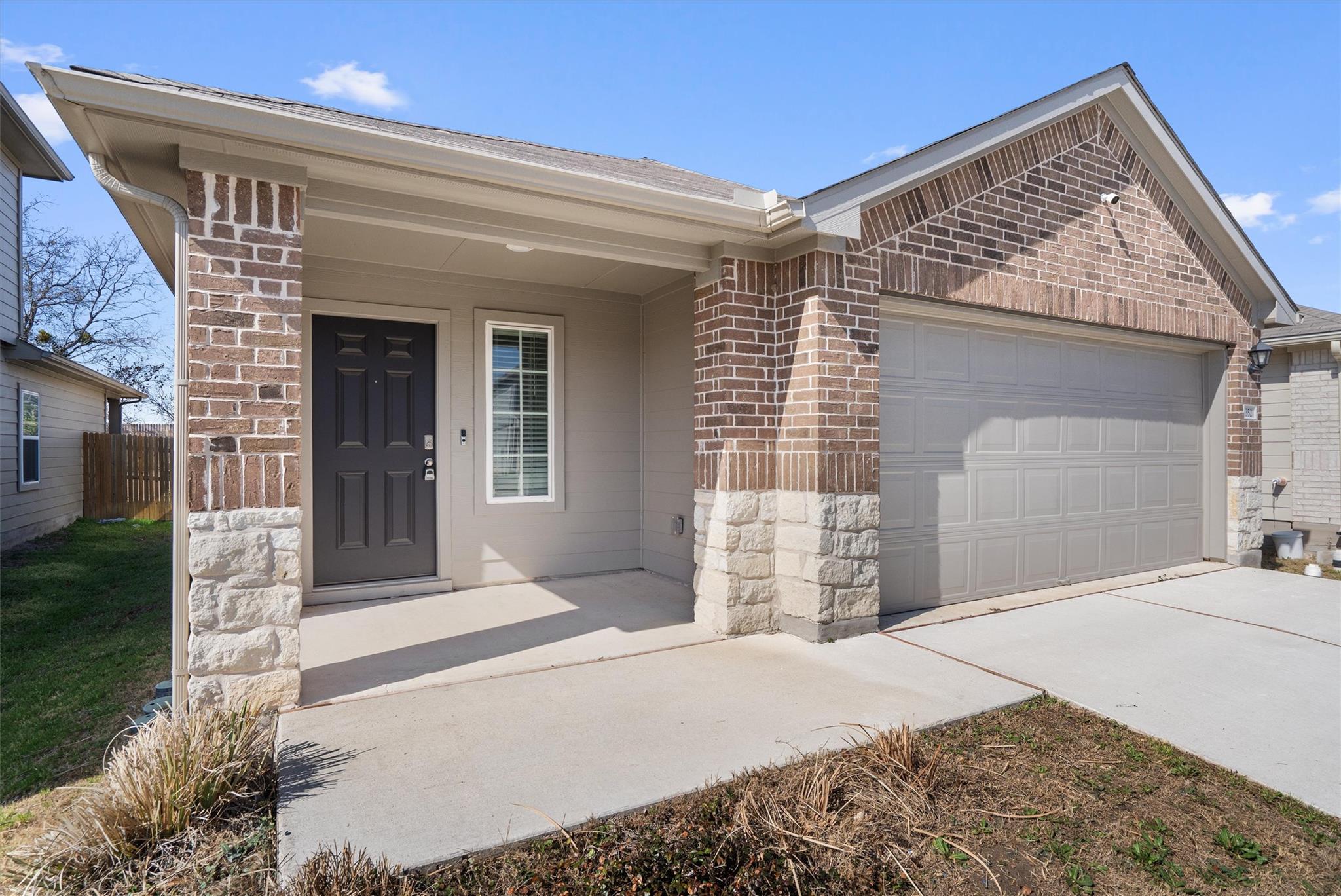 352 Sickle Loop Property Photo 5