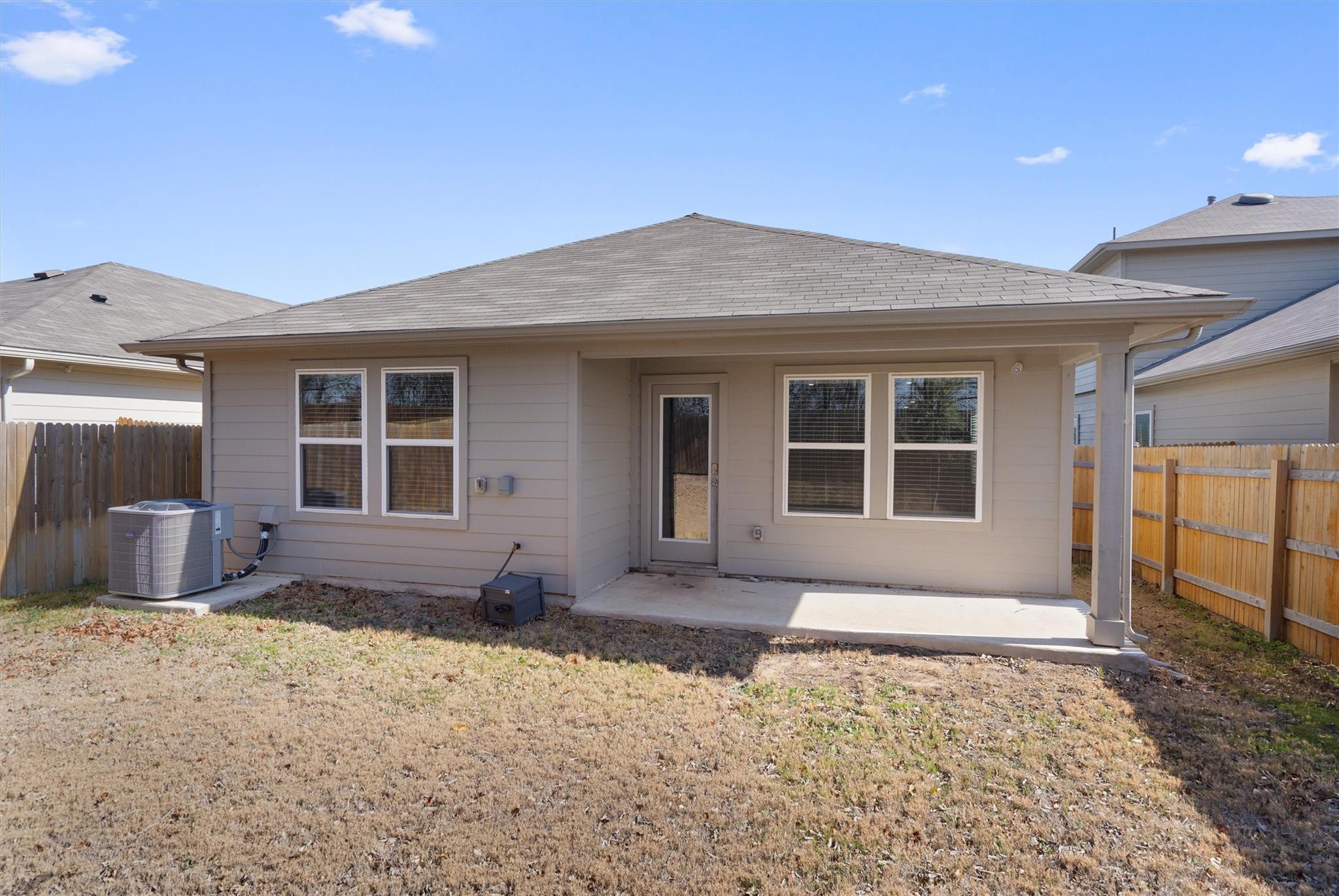 352 Sickle Loop Property Photo 31