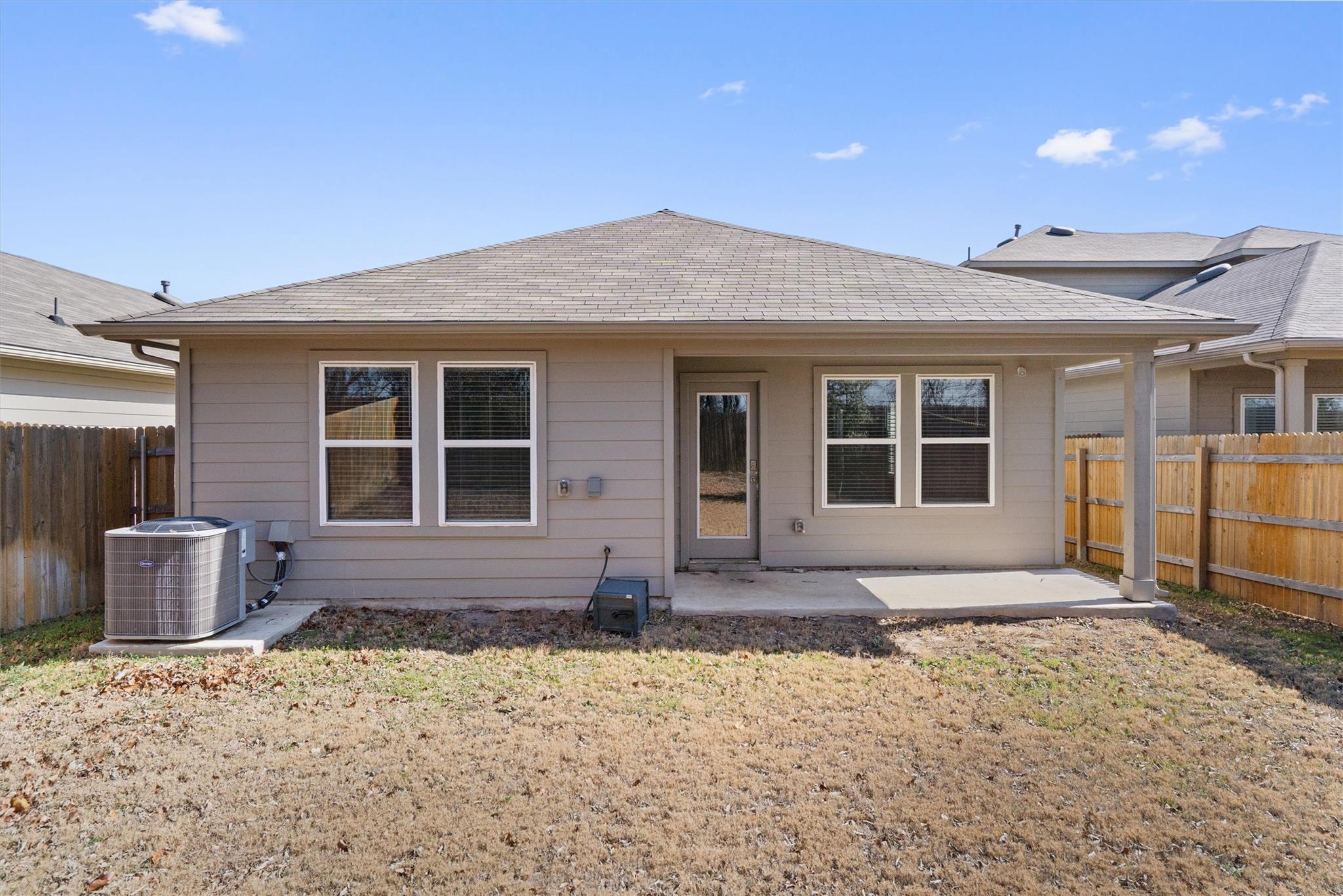 352 Sickle Loop Property Photo 32