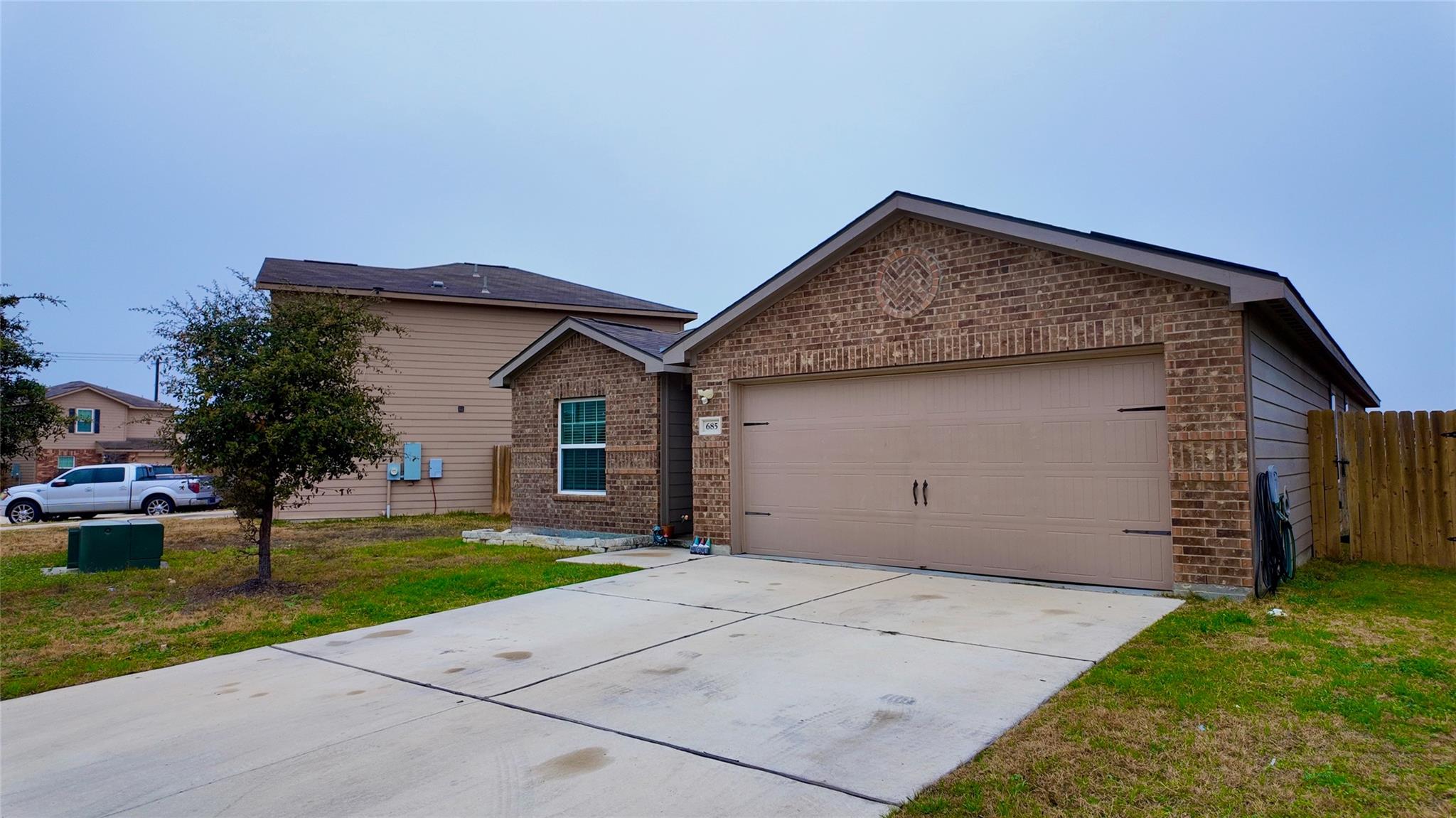 685 Yearwood Ln Property Photo