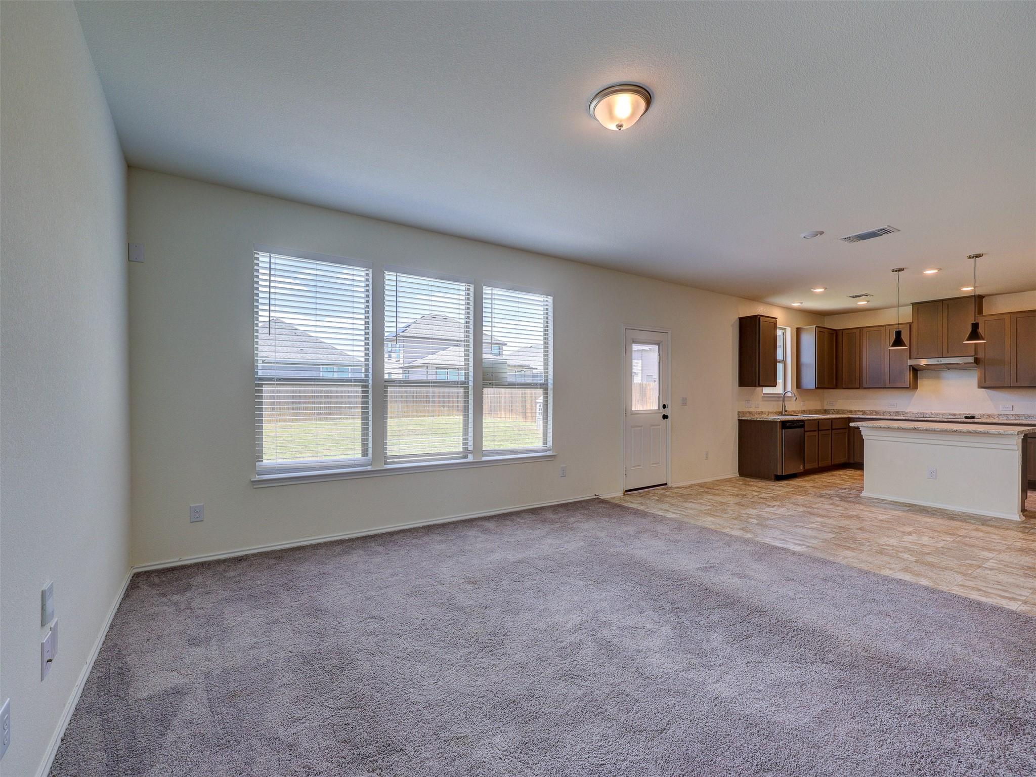 18517 Spotted Eagle Ln Property Photo 5