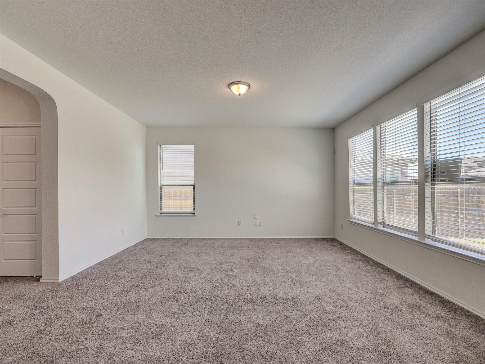 18517 Spotted Eagle Ln Property Photo 6