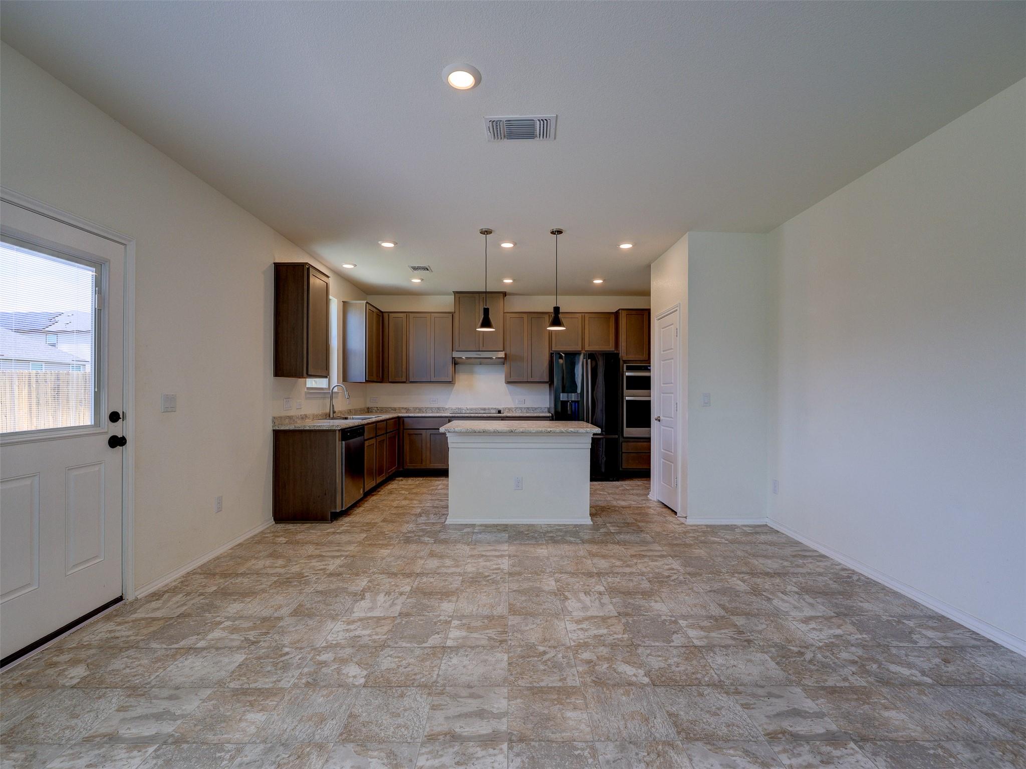 18517 Spotted Eagle Ln Property Photo 7