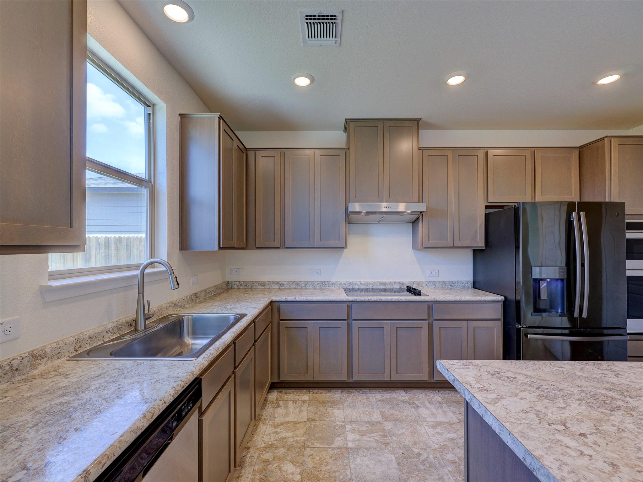 18517 Spotted Eagle Ln Property Photo 8