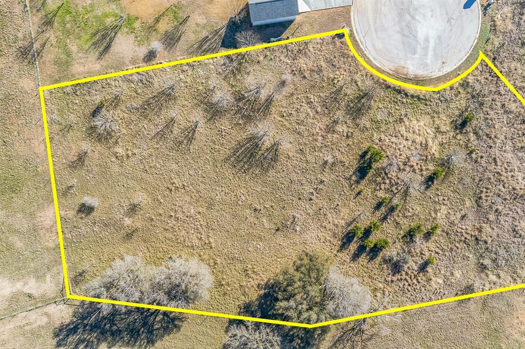 104 Round Up Cir Property Photo 3