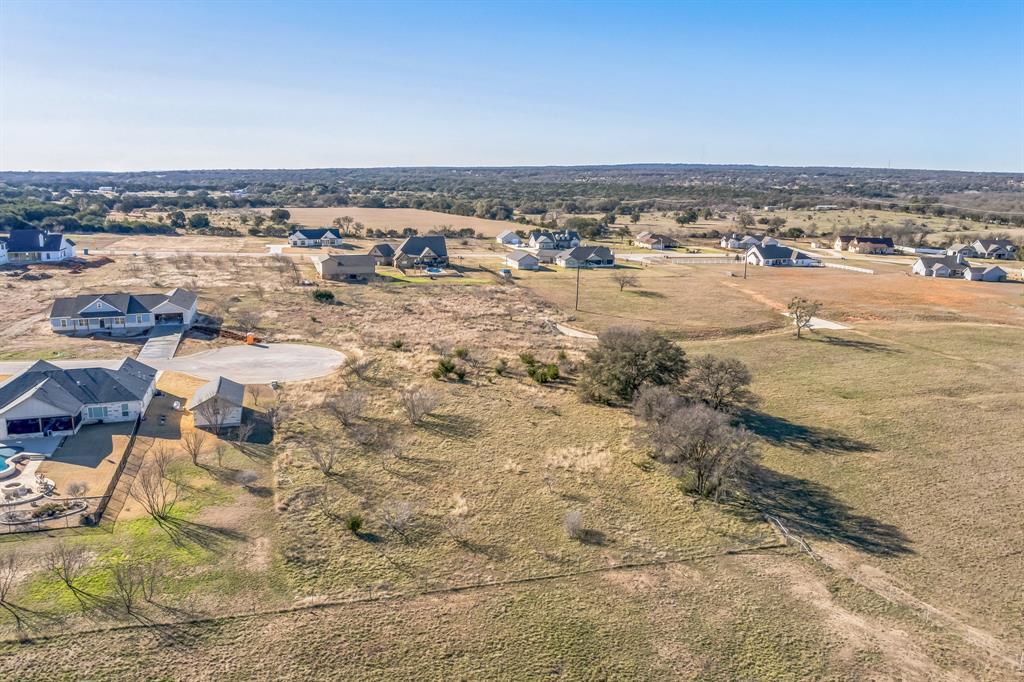 104 Round Up Cir Property Photo 8