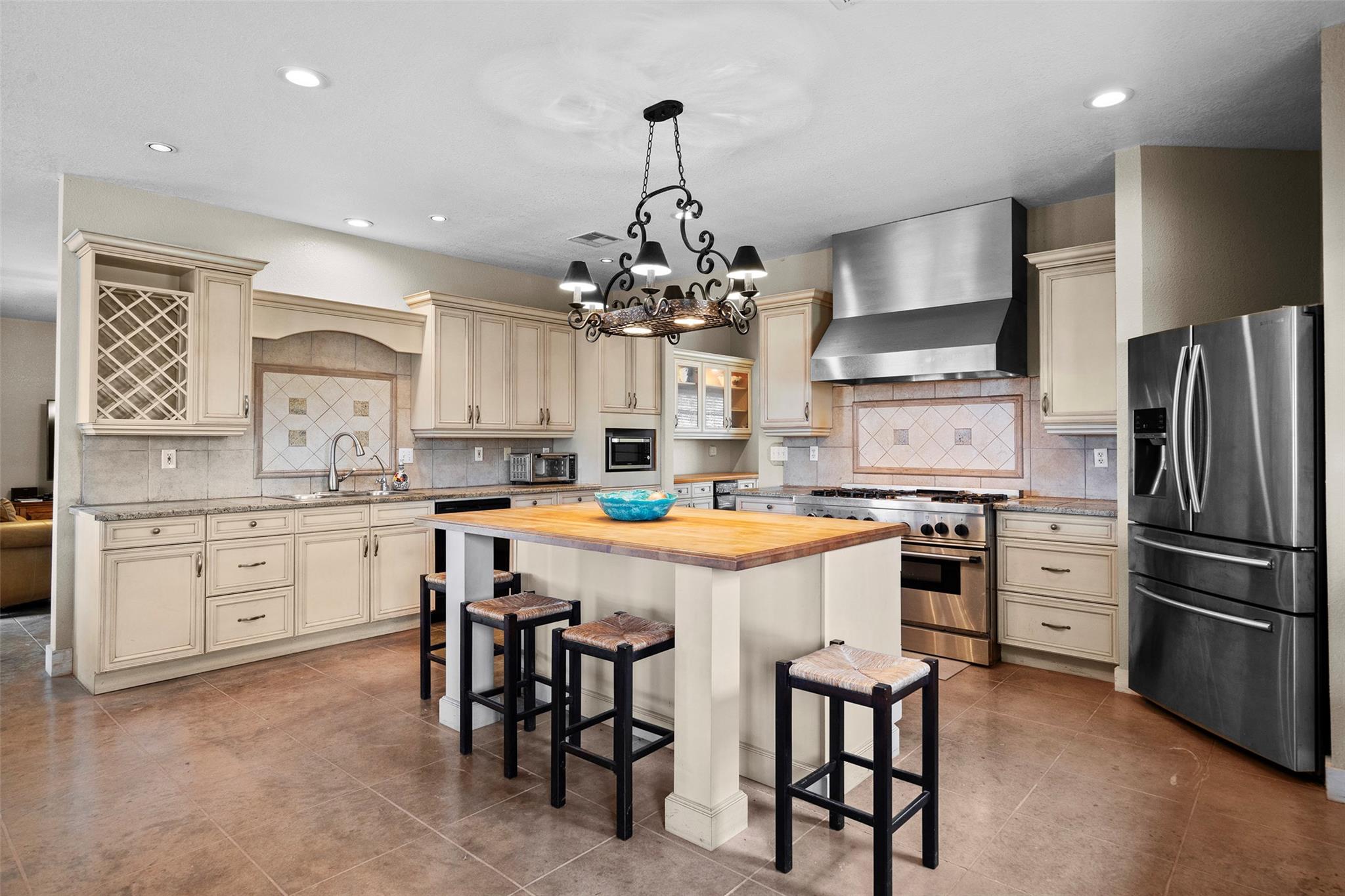1428600 Property Photo 21