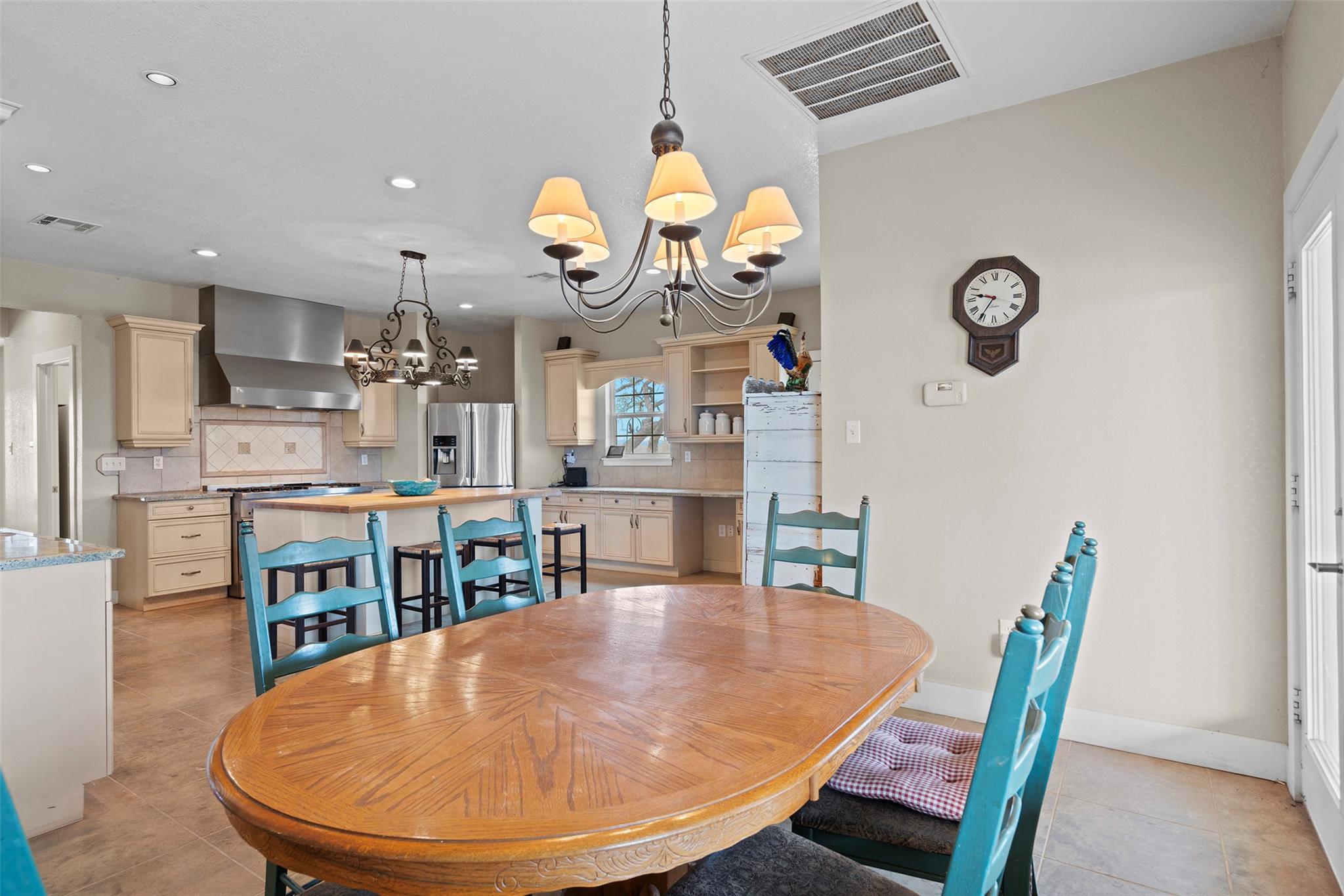 1428600 Property Photo 23