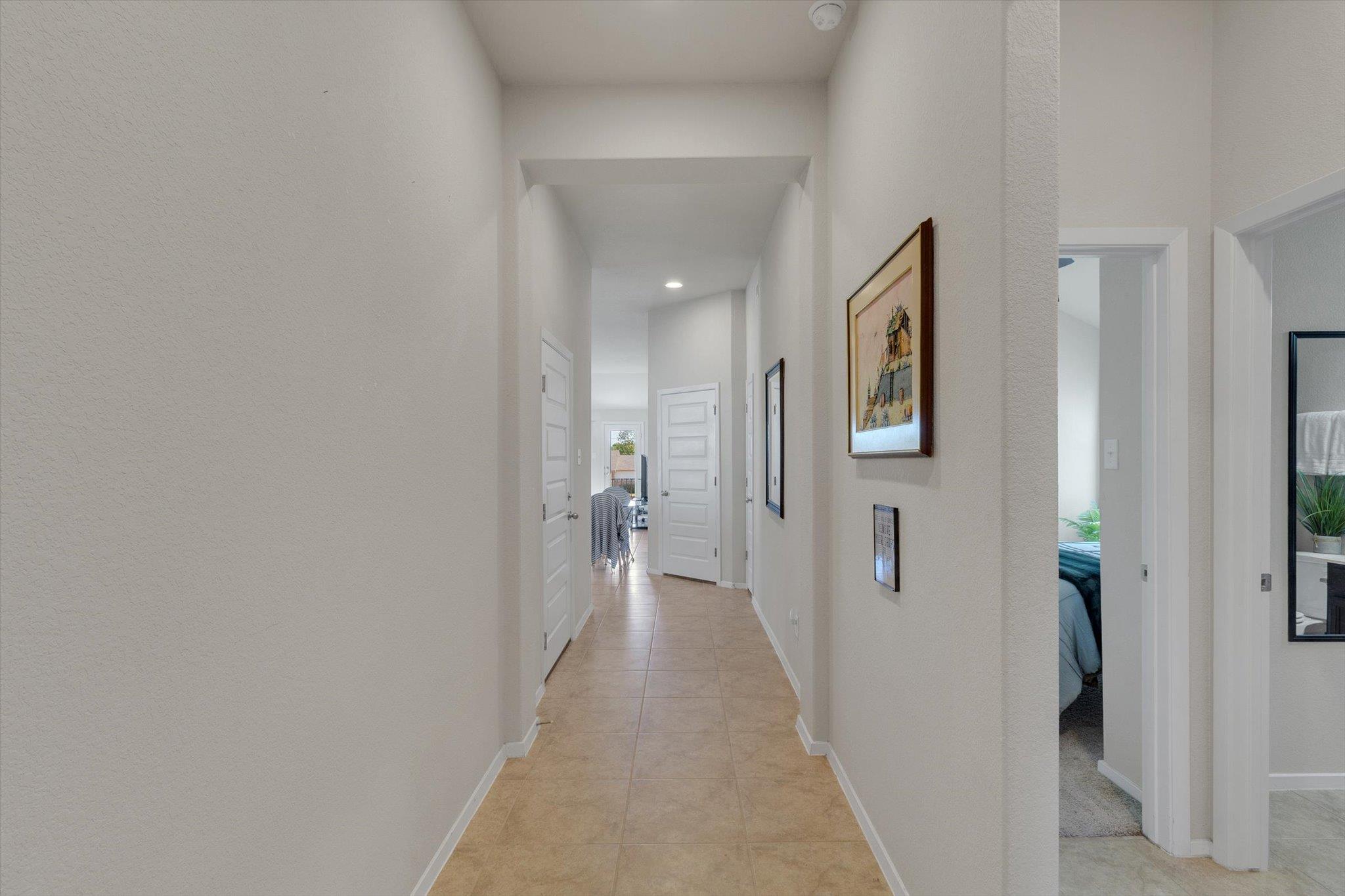 425 Spiny Lizard Ln Property Photo 4