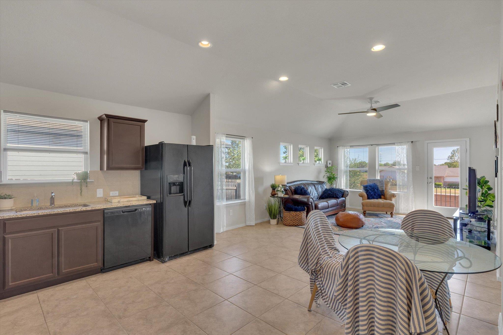 425 Spiny Lizard Ln Property Photo 5