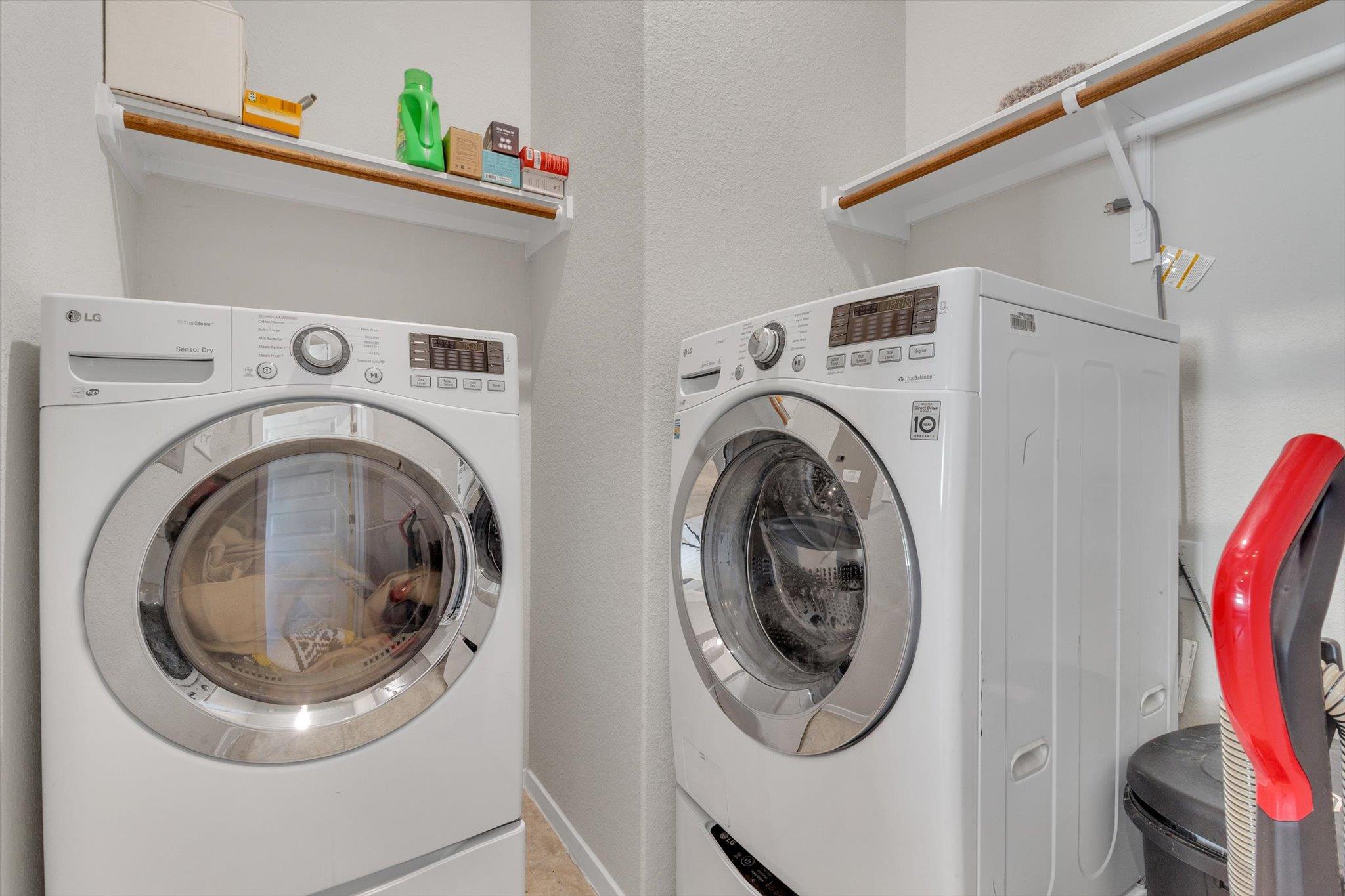 425 Spiny Lizard Ln Property Photo 15