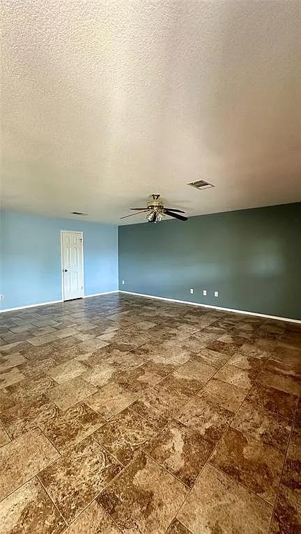 13105 Lofton Cliff Dr Property Photo 2