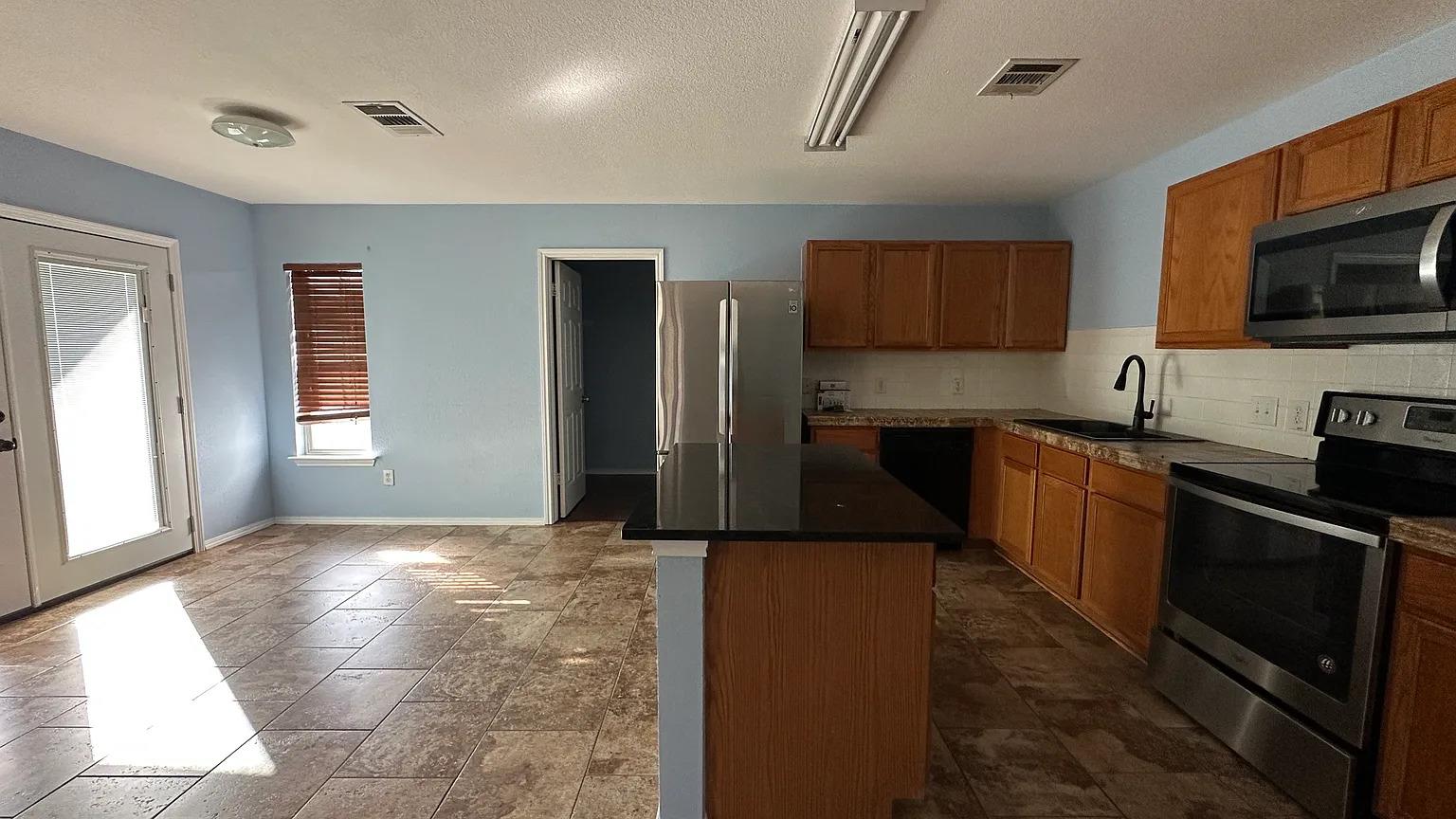 13105 Lofton Cliff Dr Property Photo 4