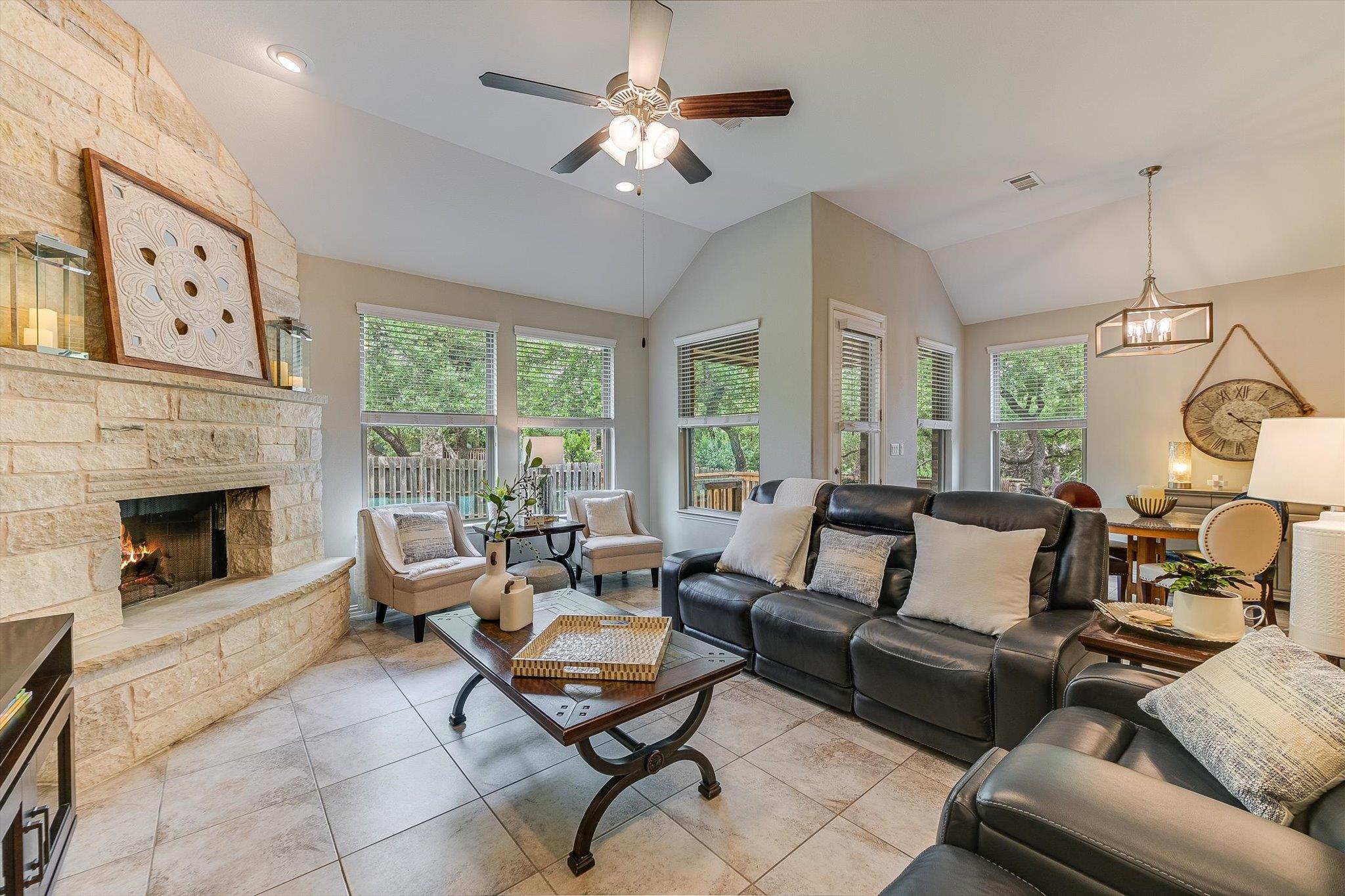 250 Nantucket Cir Property Photo