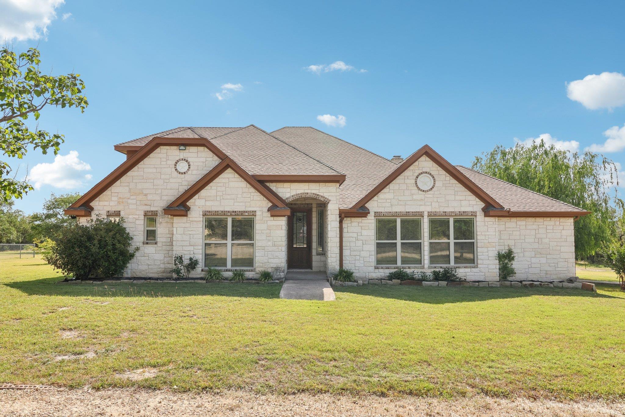 A1142bc B S Dechard Real Estate Listings Main Image