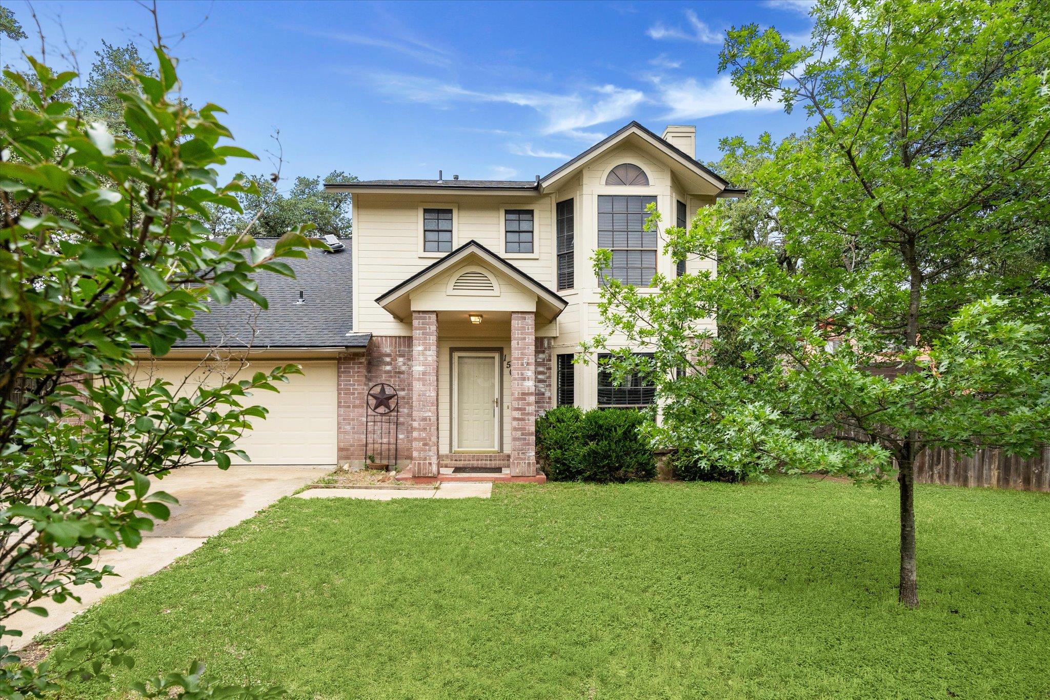 1507 Honeyweed St Property Photo 1