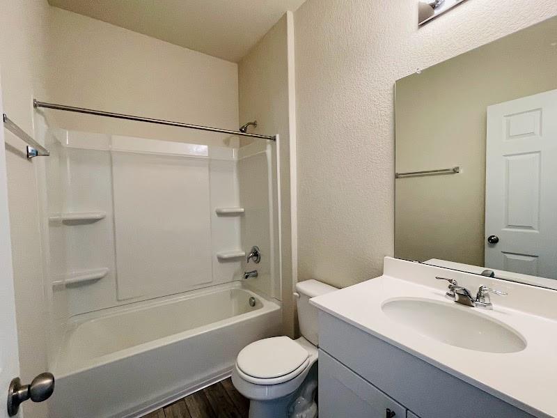 63 Pacific Loon St Property Photo 8
