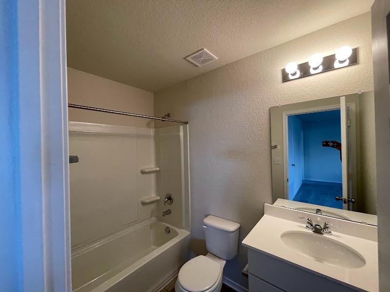 63 Pacific Loon St Property Photo 22