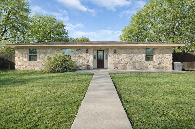 801 1/2 E Avenue C None Property Photo 2